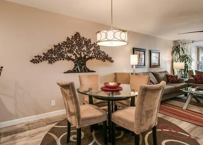 Cozy 2-bdrm In Heart Of Old Town Ferienhaus
