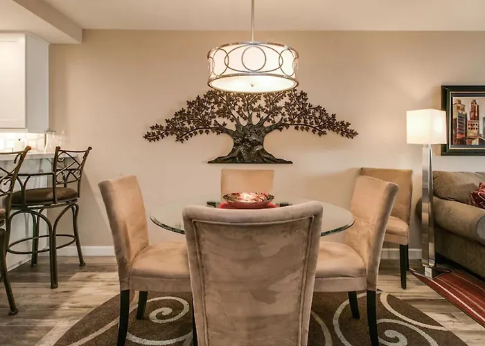 Ferienhaus Cozy 2-bdrm In Heart Of Old Town