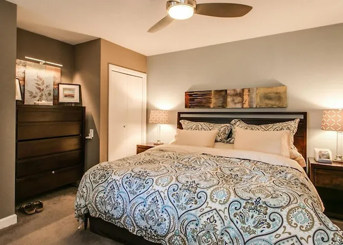 Ferienhaus Cozy 2-bdrm In Heart Of Old Town