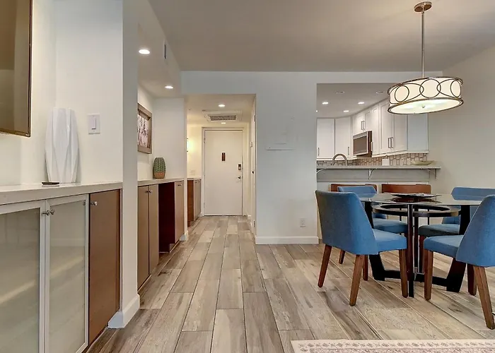 Holiday home Summer Specials Cozy 2-bdrm In Heart Of Old Town *