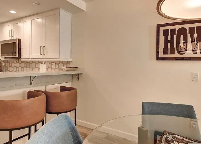 Summer Specials Cozy 2-bdrm In Heart Of Old Town Holiday home