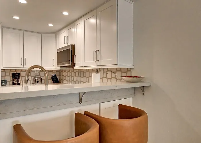 Summer Specials Cozy 2-bdrm In Heart Of Old Town *