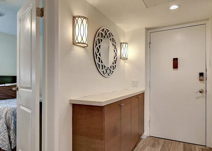 Summer Specials Cozy 2-bdrm In Heart Of Old Town Holiday home