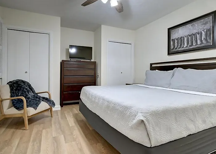 Summer Specials Cozy 2-bdrm In Heart Of Old Town Holiday home *
