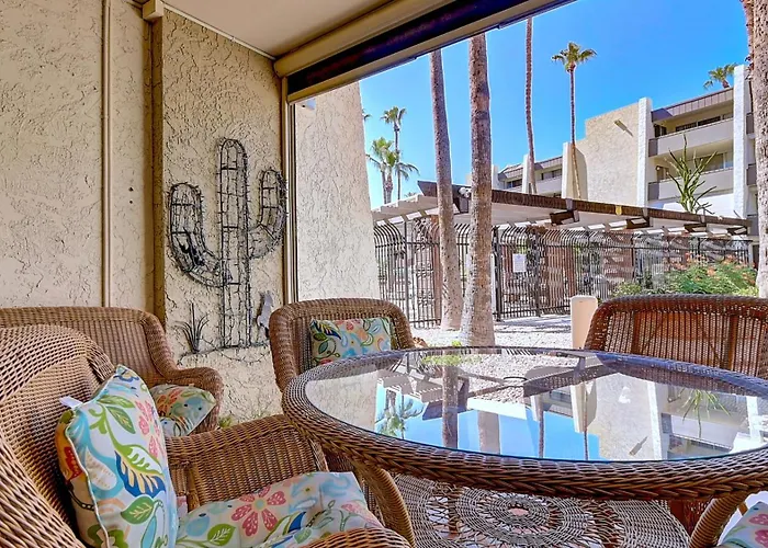 Holiday home Summer Specials Cozy 2-bdrm In Heart Of Old Town *